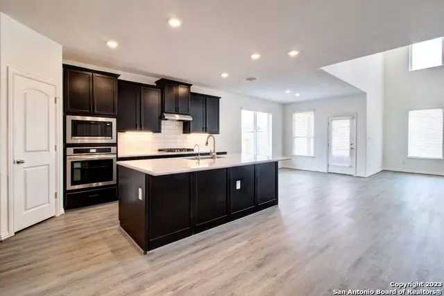 762 Groudsel Avenue, New Braunfels, TX 78132 - Image #2