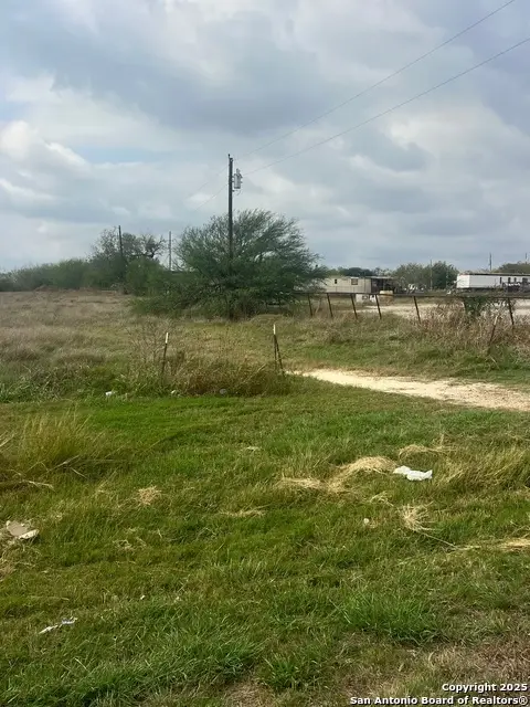 500 S Nixon Ave, Nixon, TX 78140 - Image #3