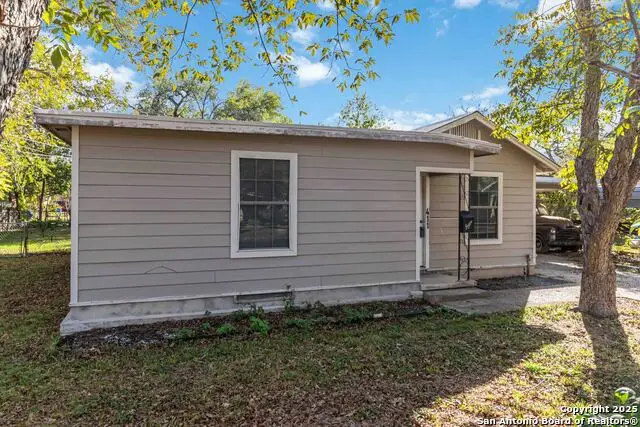 411 Bismark, Seguin, TX 78155 - Image #2