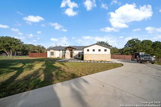 145 Bucks, La Vernia, TX 78121 - Image #3