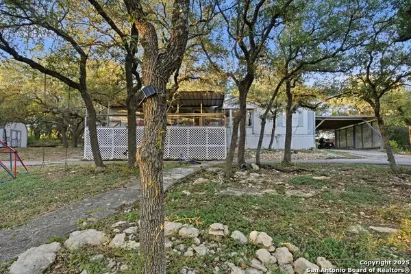 185 Canyon Bend, Canyon Lake, TX 78133