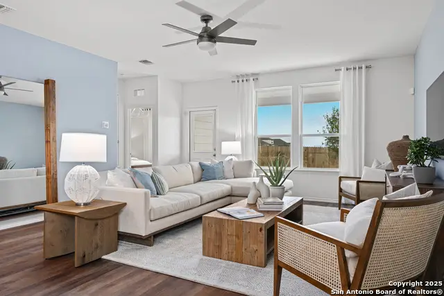 957 Heartseed Ave, New Braunfels, TX 78130 - Image #2