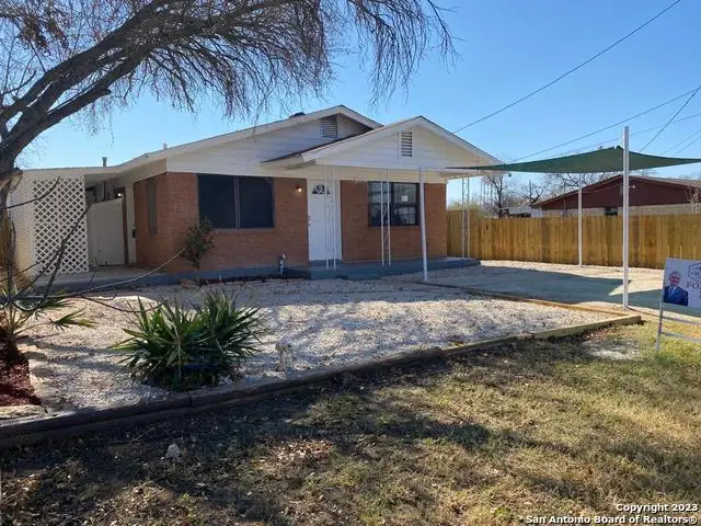 516 Holland, Crystal City, TX 78839 - Image #1