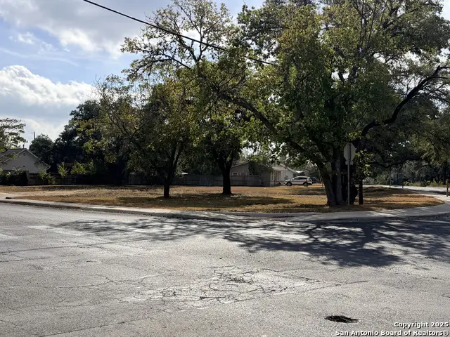 407 Frey St, Boerne, TX 78006 - Image #2