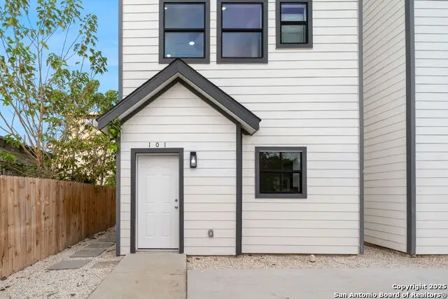 627 S Olive St, #101,201, San Antonio, TX 78203 - Image #2