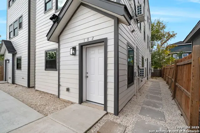 627 S Olive St, #102,202, San Antonio, TX 78203 - Image #2
