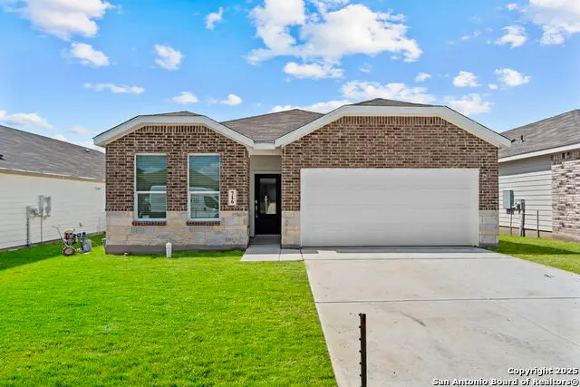716 Horsetail Ln, New Braunfels, TX 78130 - Image #1