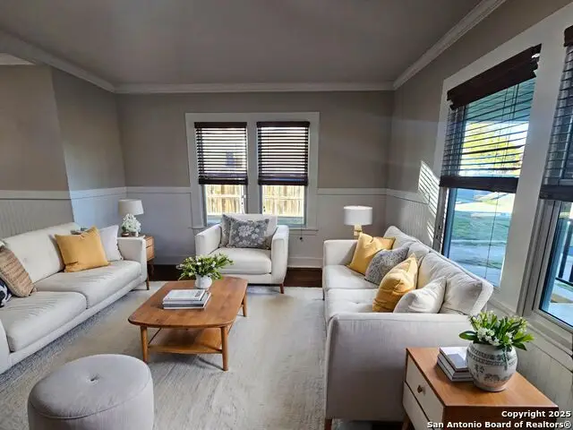 624 S Austin, Seguin, TX 78155 - Image #2