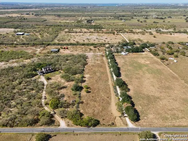 416 County Rd 125, Elmendorf, TX 78112 - Image #2