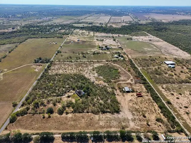 416 County Rd 125, Elmendorf, TX 78112 - Image #3