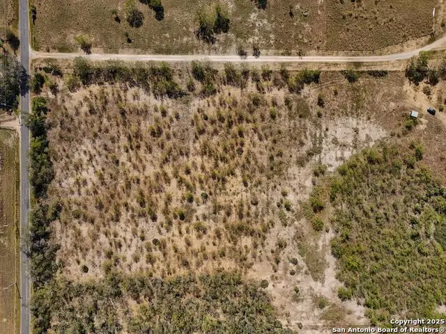 632 County Rd 125, Elmendorf, TX 78112 - Image #2