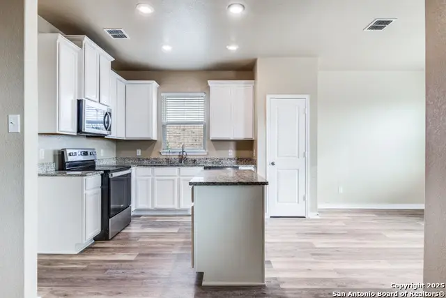 12818 Cedarcreek, San Antonio, TX 78254 - Image #2