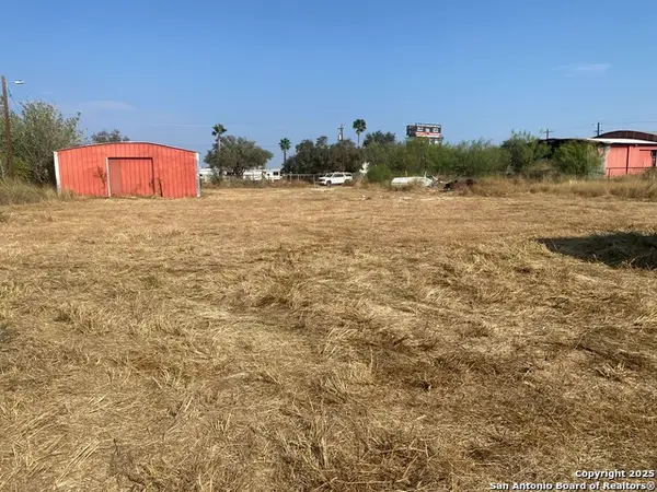 15650 Interstate Highway 35, Dilley, TX 78017