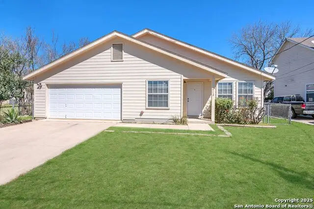 612 E Theissen, Boerne, TX 78006 - Image #1