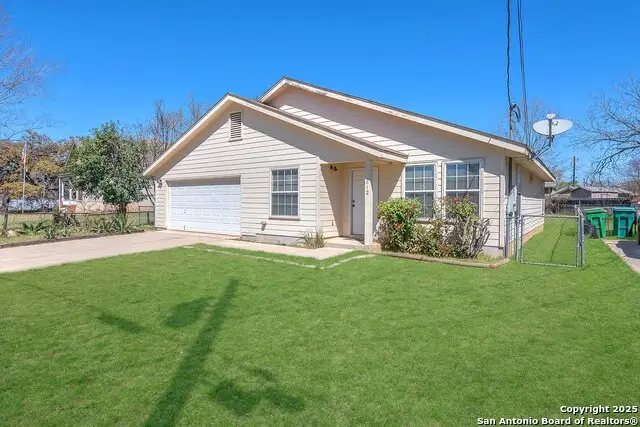 612 E Theissen, Boerne, TX 78006 - Image #2