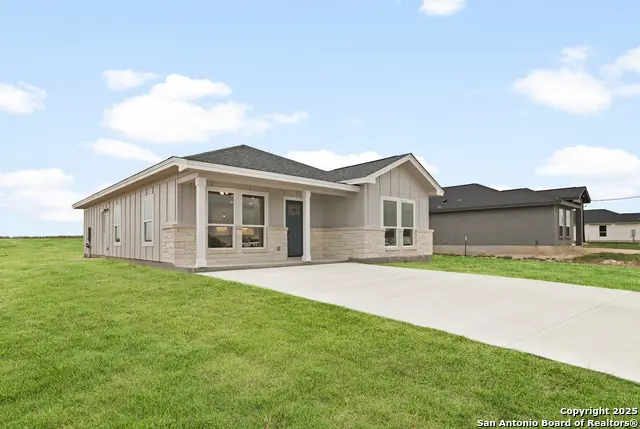 140 Camino Verde, La Vernia, TX 78121 - Image #2