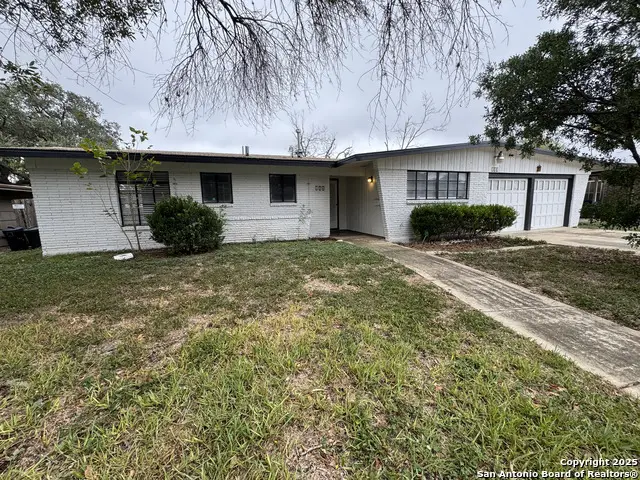 454 Shadywood Ln, San Antonio, TX 78216 - Image #2