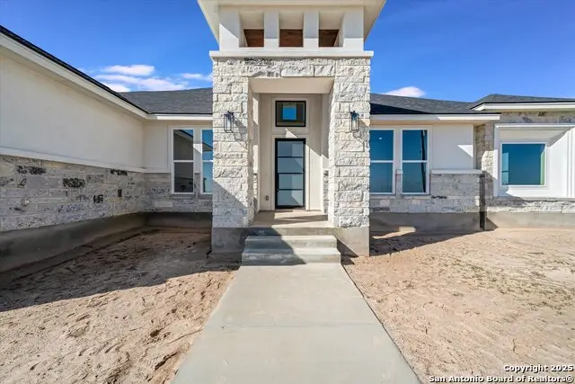 124 Sunset, La Vernia, TX 78121 - Image #3