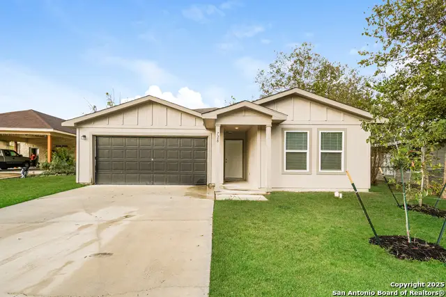 728 Newton, Seguin, TX 78155 - Image #1