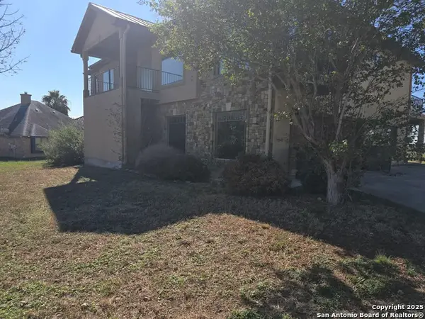 12219 Course View, San Antonio, TX 78221