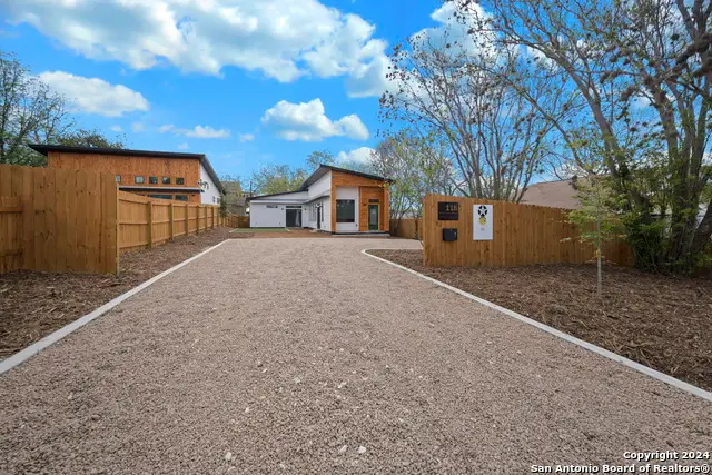 118 Stratford Ct, San Antonio, TX 78223 - Image #2