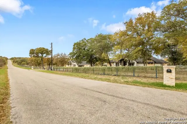 839 Shady Grove, Adkins, TX 78101 - Image #2