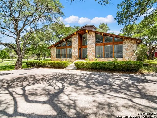 101 Hunters Glen Dr, San Marcos, TX 78666 - Image #2