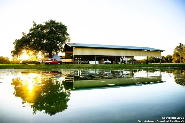 803 County Road 6612, Devine, TX 78016 - Image #1