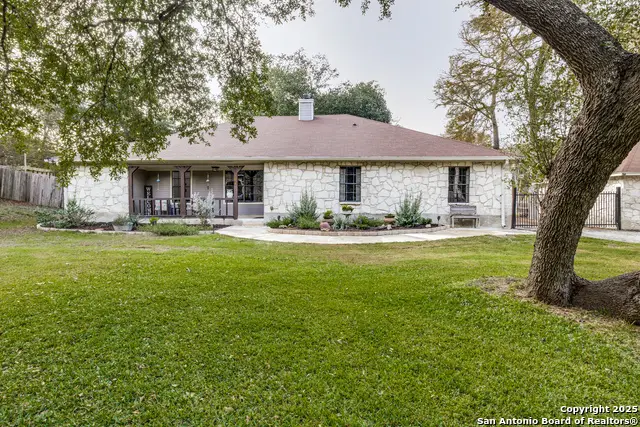 104 Whippoorwill Ct, Boerne, TX 78006 - Image #2