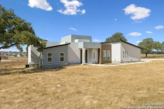 147 Las Palomas, La Vernia, TX 78121 - Image #1