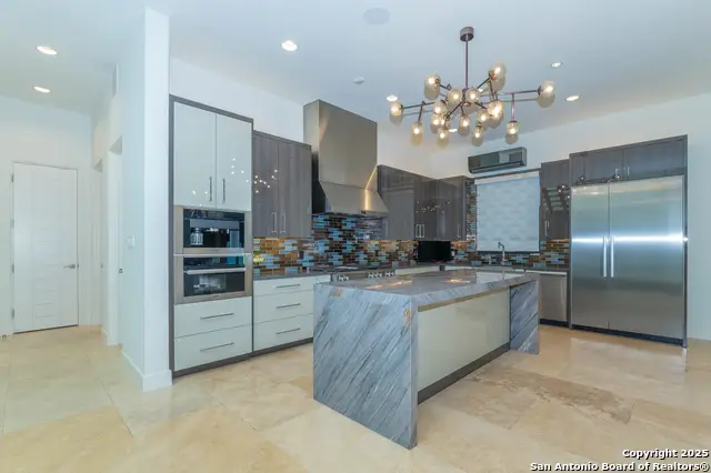 100 Canterbury Hill, Terrell Hills, TX 78209 - Image #3