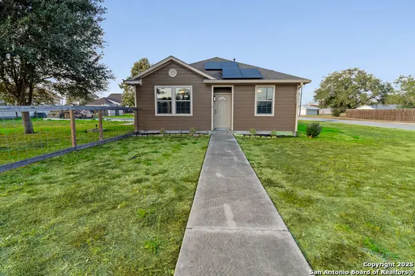 402 W Sullivan, Skidmore, TX 78389