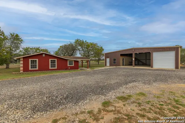 16097 Trawalter Rd, Atascosa, TX 78002 - Image #2