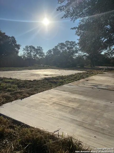 299 Praise Dr, Poteet, TX 78065