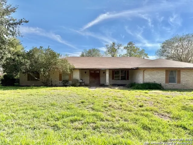 16 Encino Loma, Beeville, TX 78102 - #2