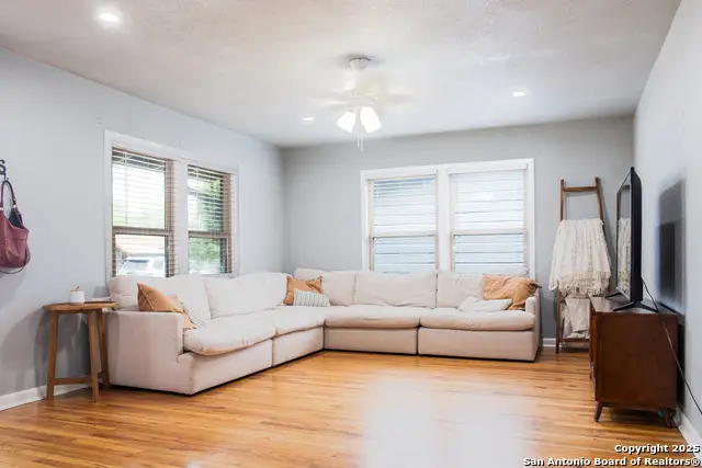 607 Leland, Kerrville, TX 78028 - Image #3