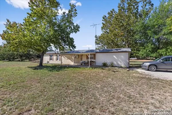 1411 B Democrat Street, Blanco, TX 78606