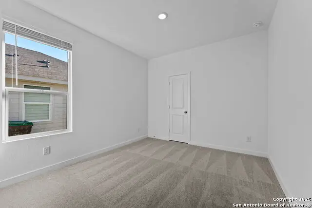 726 Bee Ridge Pt, New Braunfels, TX 78130 - Image #3