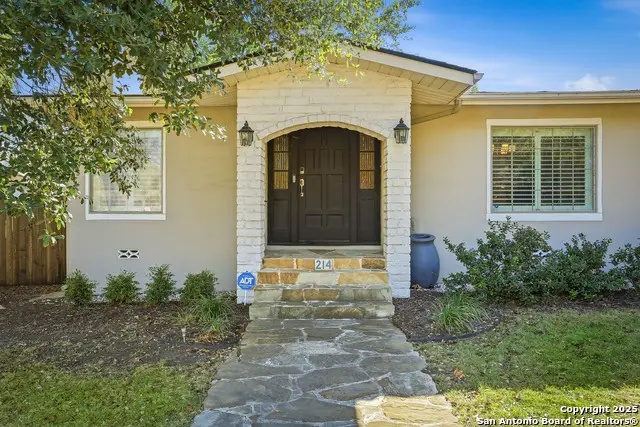 214 Robinhood Pl., San Antonio, TX 78209 - Image #2