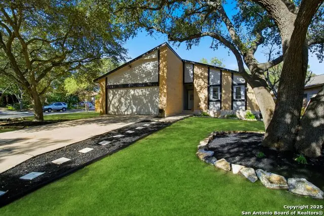 8571 Timber Briar St, San Antonio, TX 78250 - Image #1