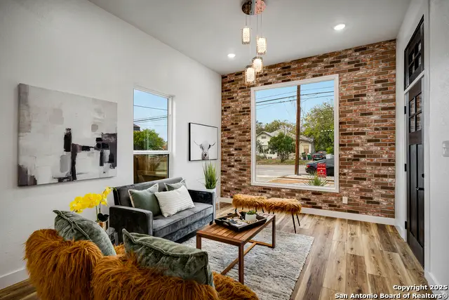 520 W Mistletoe, San Antonio, TX 78212 - Image #2