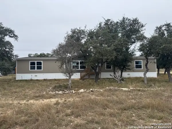 492 Private Road 1511, Bandera, TX 78003
