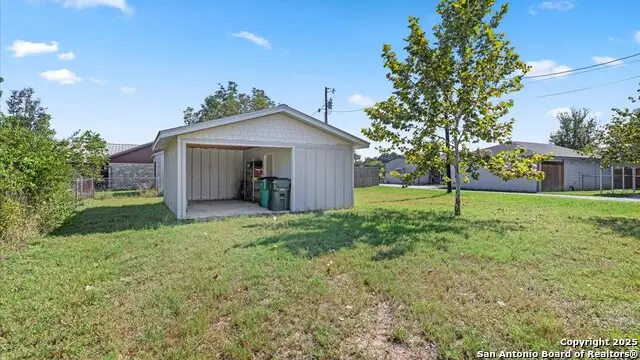 633 Academy, Blanco, TX 78606 - Image #3