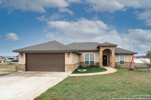 103 Muirfield, La Vernia, TX 78121 - Image #1