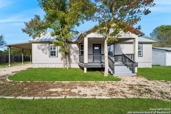 125 Broken Spur Drive, Bandera, TX 78003