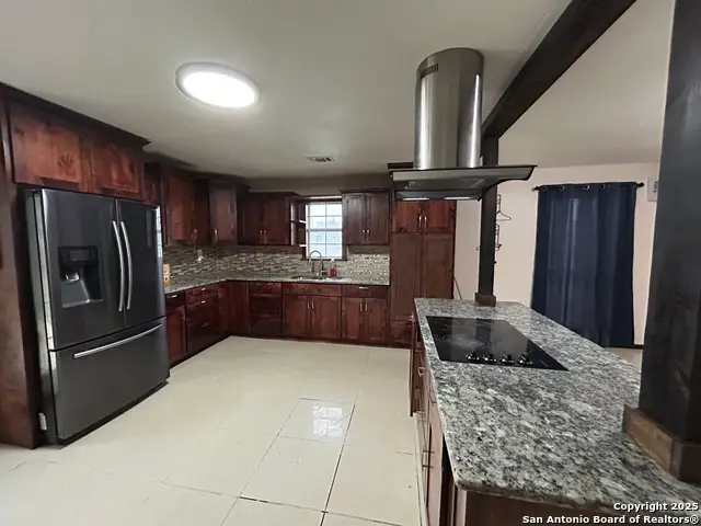 1037 County Road 7711, Devine, TX 78016 - Image #3