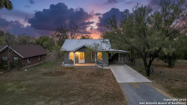 214 W Frio, Uvalde, TX 78801 - Image #2