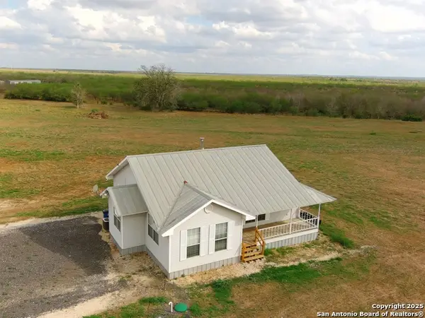 501 S Parker, Nixon, TX 78140