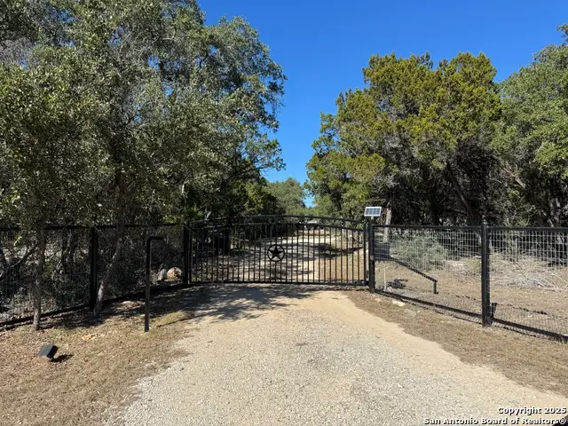 620 Lake Forest, Pipe Creek, TX 78063 - Image #2