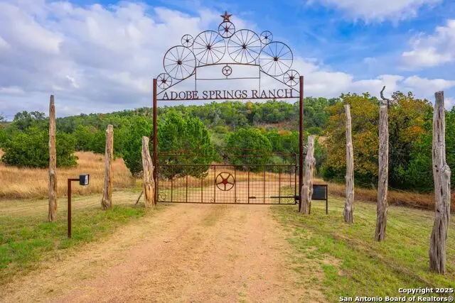 7625 N State Highway 16, Fredericksburg, TX 78624 - Image #1